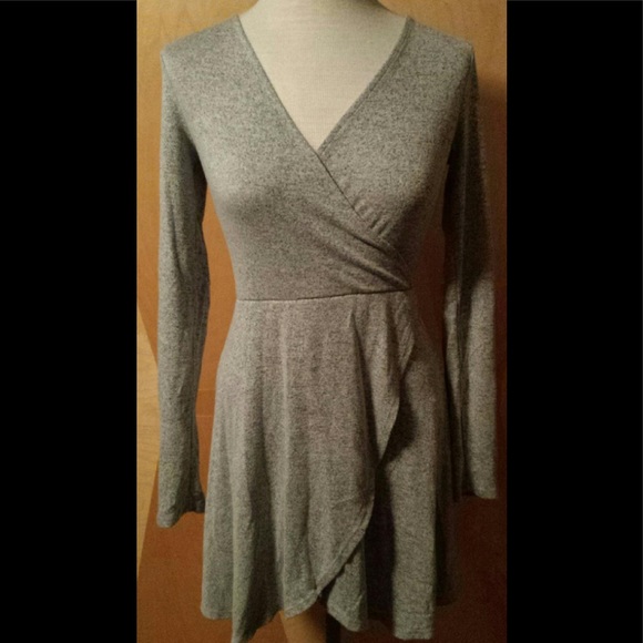 Forever 21 Dresses & Skirts - 🎉Asymmetrical, V-Neck, Gray Dress